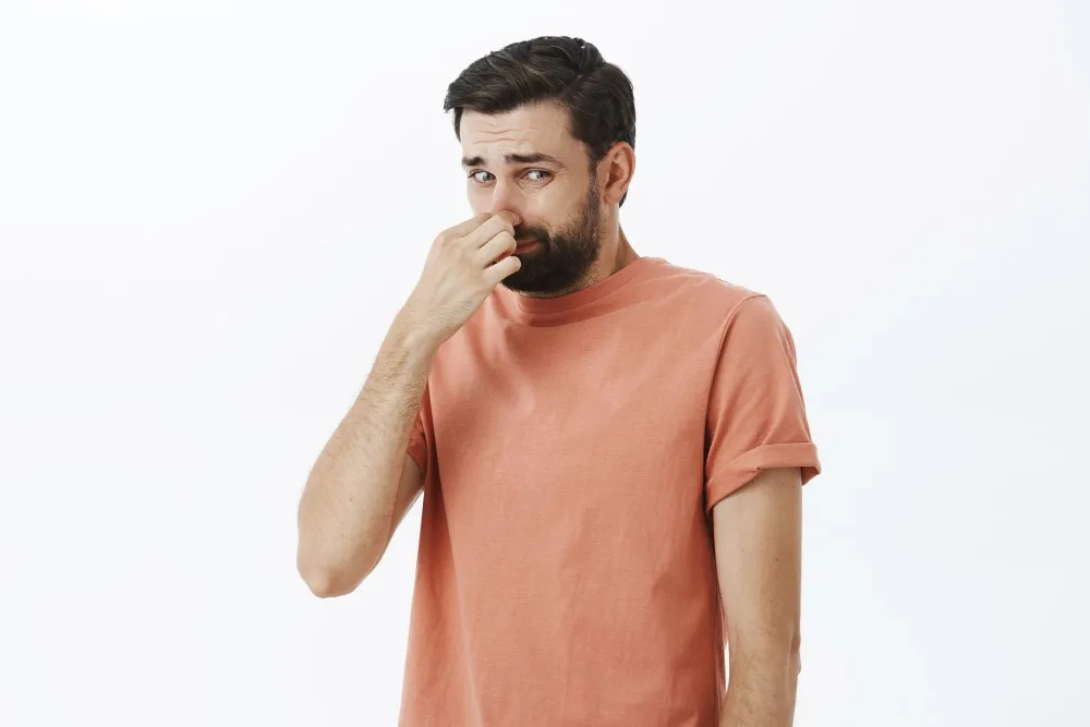 Common symptoms of bad breath and halitosis